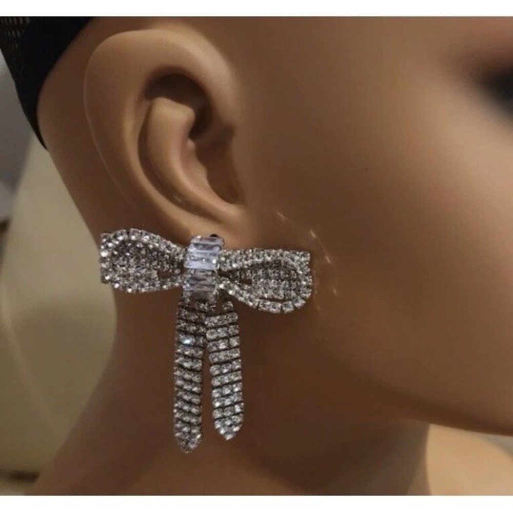 Christian Siriano Silver Tone Sparkly Rhinestone Bow Shaped Earrings Y2K NEW